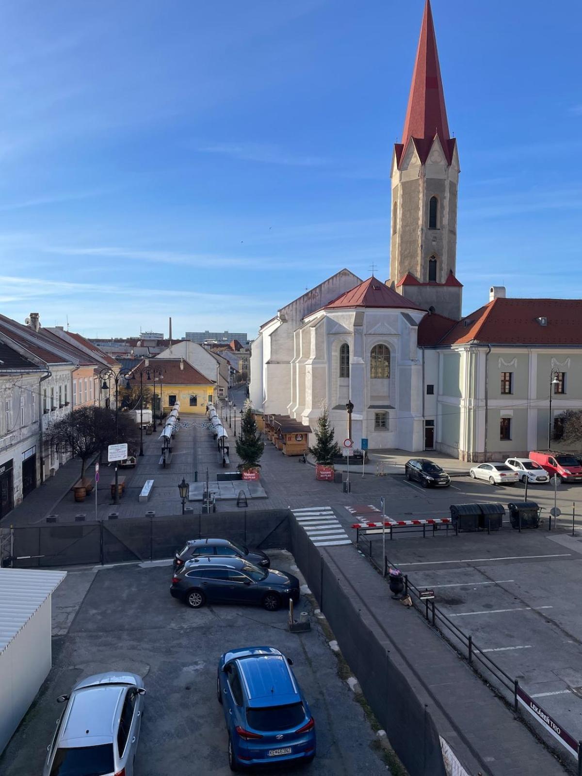 Varady's Large With Private Parking * Kosice