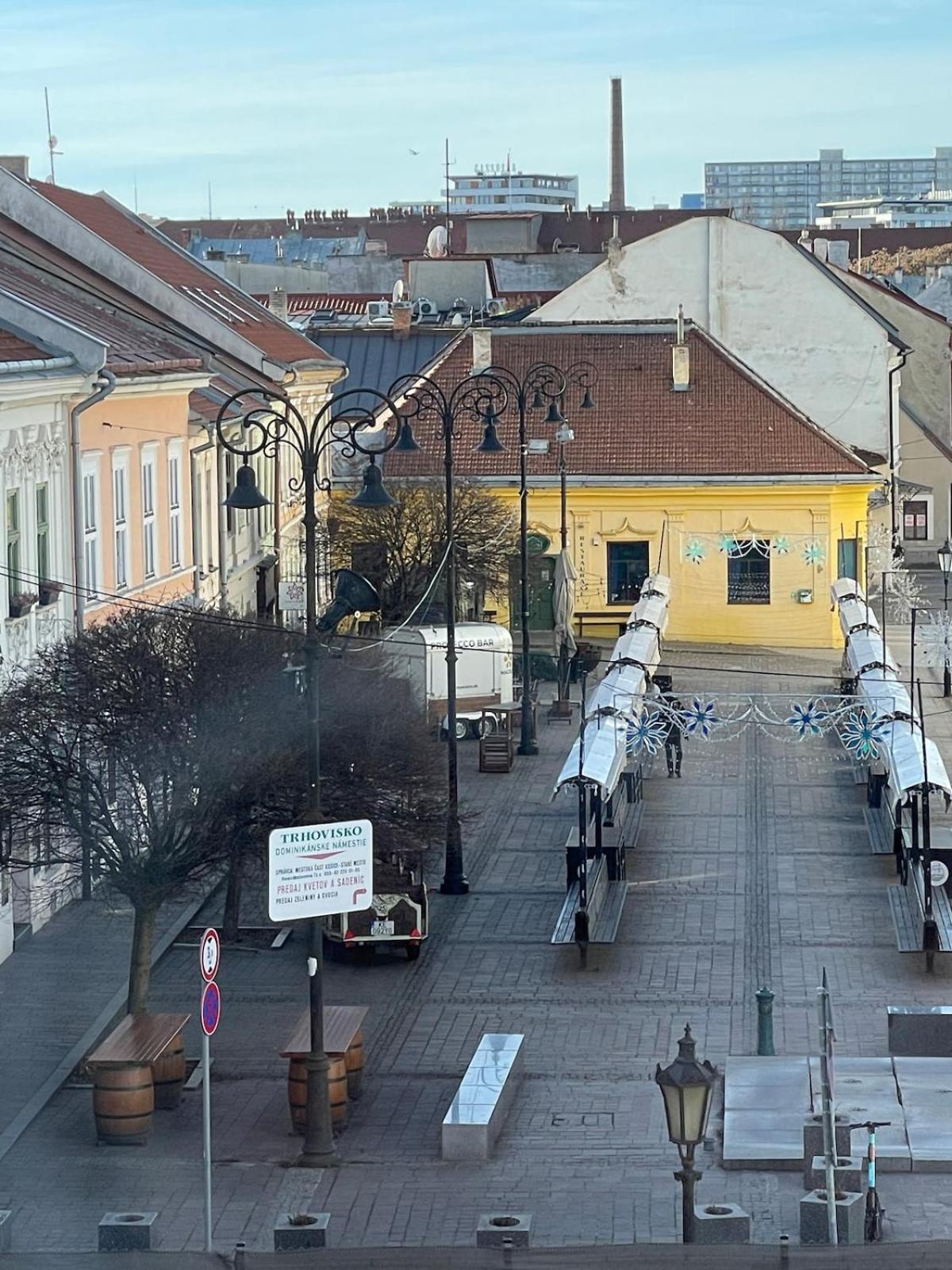 Apartment Varady's Large With Private Parking *